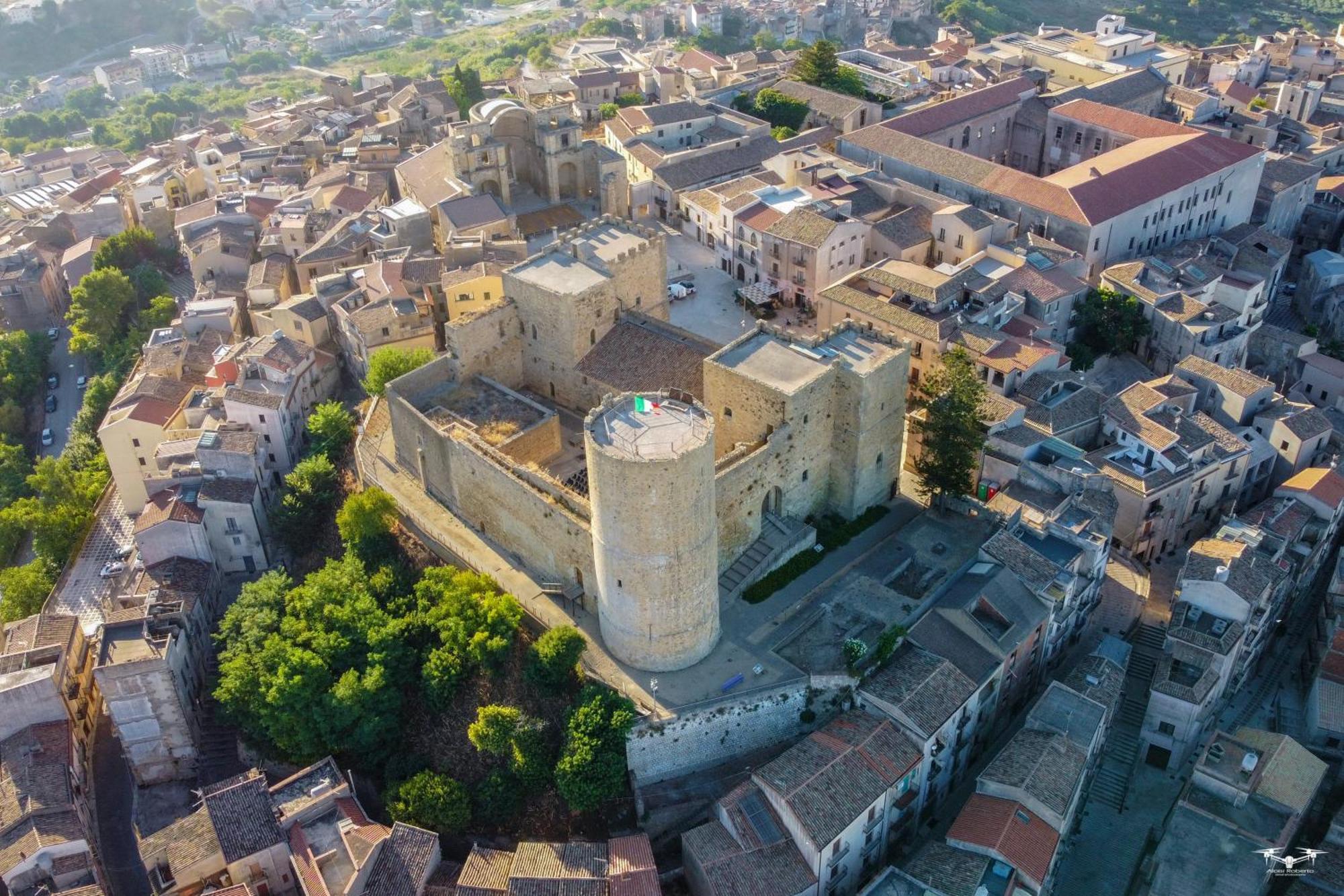 Holiday Home Castle Salemi - Casa Vacanze Экстерьер фото